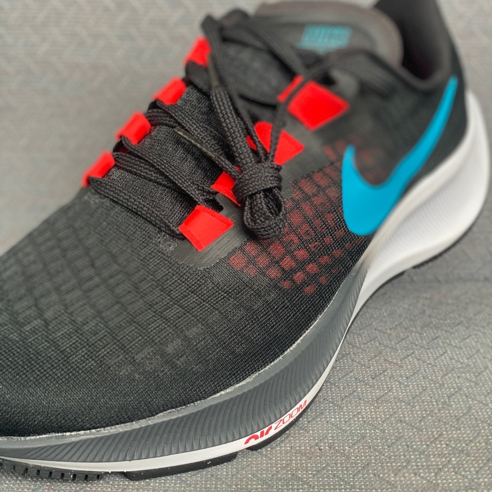 Nike Zoom Pegasus 37 Mens Running Shoes Size 9 New